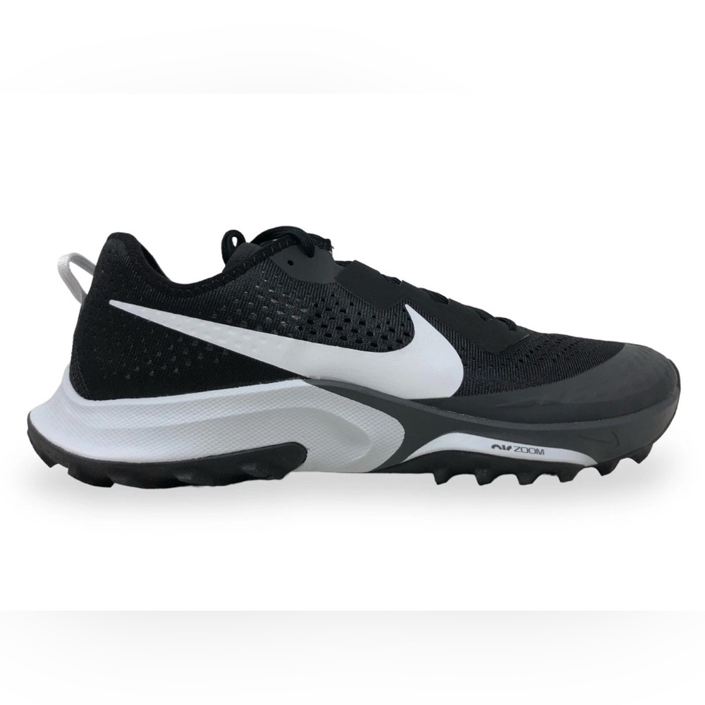 Nike Air Zoom Terra Kiger 7 trail running shoe - size 7